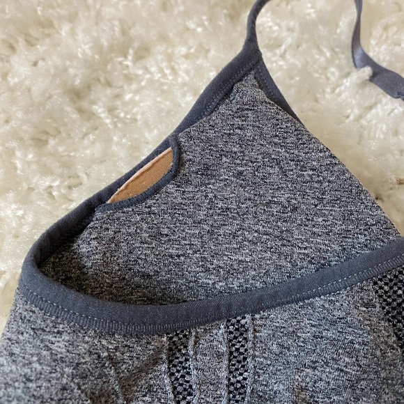 Reebok Sports Bra, size small, like new condition - Picture 2 of 7